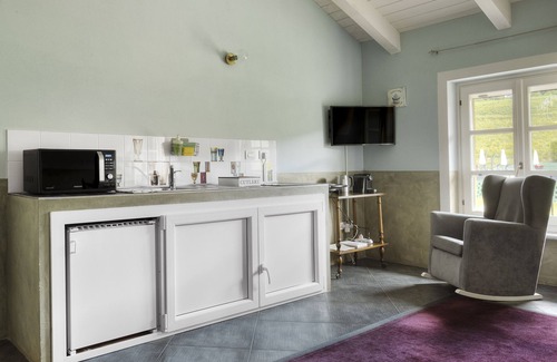Santo Stefano Belbo Apartment | Panoramic apartment with pool view