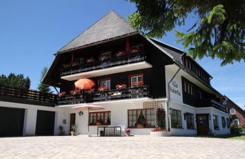 Barental Apartment | Panorama Apartment mit Titisee-Blick - Villa Hubertus