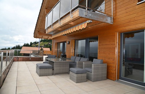 Sundlauenen Apartment | Panorama-Beatenberg: Luxurious holiday apartment with spectacular views