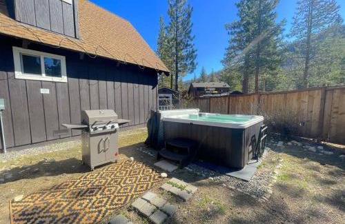 Christmas Valley House | Panorama Chalet - Hot tub - Pool Table - Snow