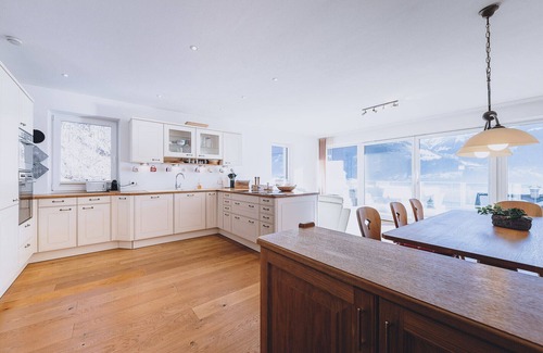 Zell am See Ski Chalet | Panorama Chalet Schmittendrin, lake view & garden