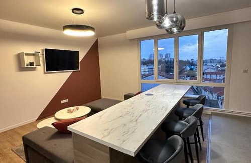 Rosny-sous-Bois Apartment | Panorama Deluxe
