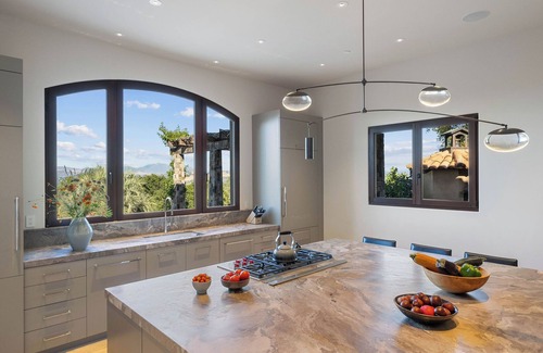 Healdsburg House | Panorama Estate - Classic Wine Country Villa in Healdsburg