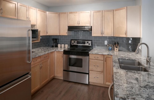 East Kootenay House | Panorama Horsethief Lodge 2 bedroom condo, Sleeps 6: Unit 516