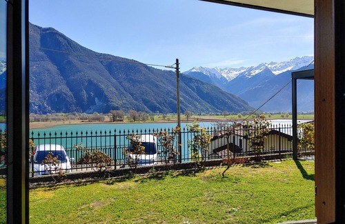 Dascio Apartment | Panorama Mera holiday flat with garden