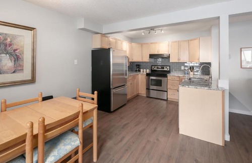 East Kootenay Apartment | Panorama Mountain Resort - Horsethief Lodge with Fairmont Creek