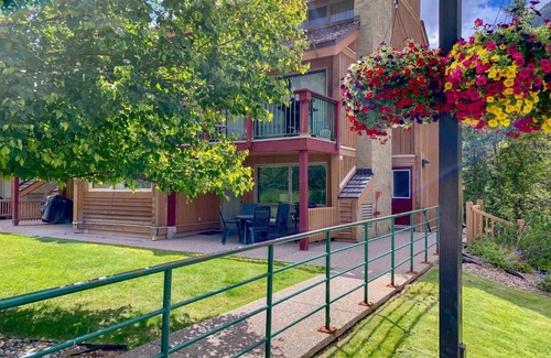 East Kootenay Apartment | Panorama Mountain Resort - Horsethief Lodge with Fairmont Creek