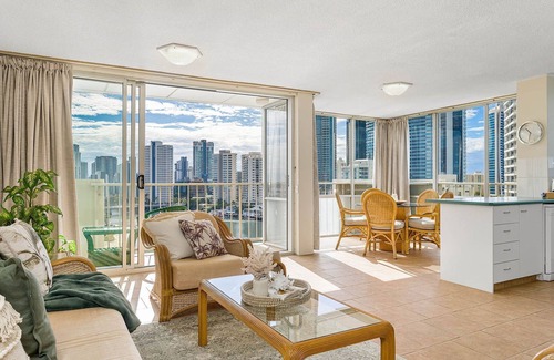 Surfers Paradise Apartment | Panorama - Overlooking the Nerang River and Surfers Paradise