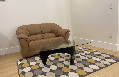 Surrey Newton House | Panorama ridge suite