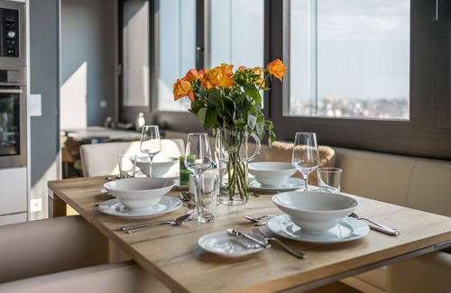 Neulerchenfeld House | Panorama suite with a view over the imperial city of Vienna