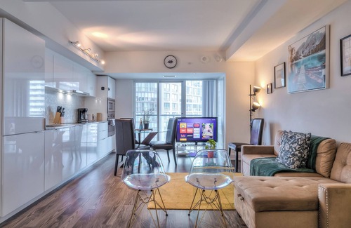 Bay Cloverhill Hotel | Panorama Suites-Bay