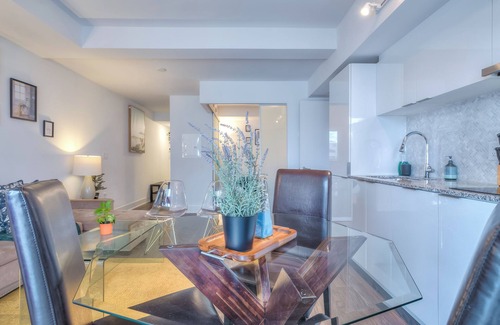 Bay Cloverhill Hotel | Panorama Suites-Bay