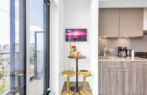 Garden District Apartment | Panorama Suites Downtown Toronto