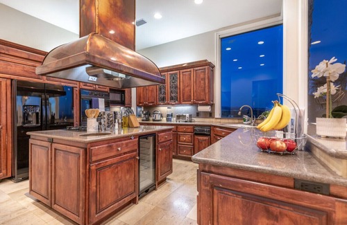 Tustin Villa | Panorama Valley View Estate
