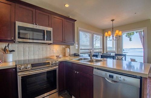Pender Island Villa | Panorama View Cottage Property #6
