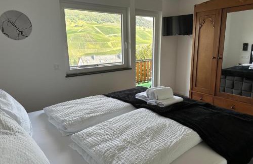 Kues Apartment | Panoramaapartment Wine & Castle