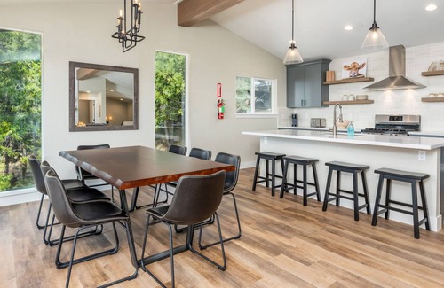 Yosemite West Cabin | Panoramic Paradise
