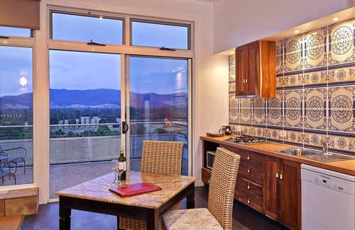 Myrtleford House | Panoramia Villas