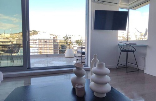 Kinosargous Apartment | Panoramic Acropolis View Retreat | Spacious Apartment on the Edge of Koukaki & Neos Kosmos