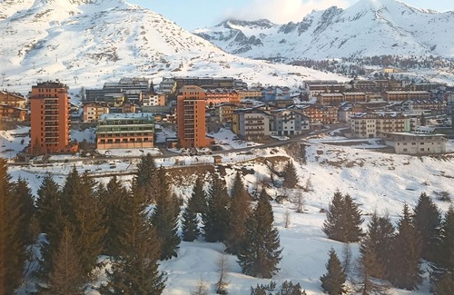 Passo del Tonale House | Panoramic and warm studio apartment, 1 bathroom. CIN EN 022213C2HDFIFJMJ
