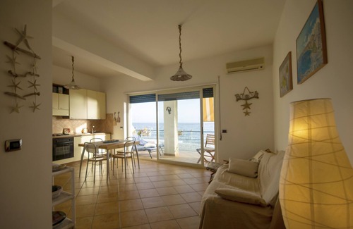 Bova Marina Apartment | Panoramic apartment on Grecanica beach