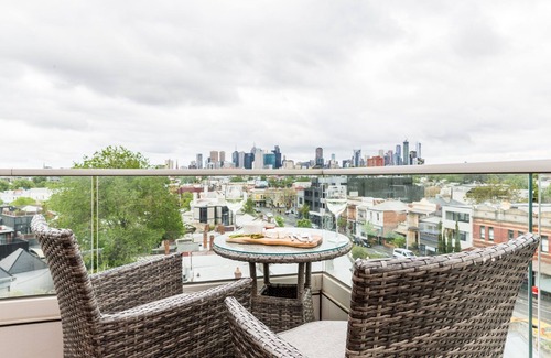 Fitzroy North Apartment | Panoramic City Views in Funky Fitzroy