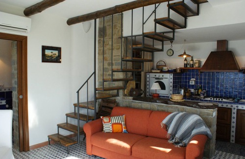 Castellabate Historic Centre Cottage | Panoramic Country House with Sea View in Cilento