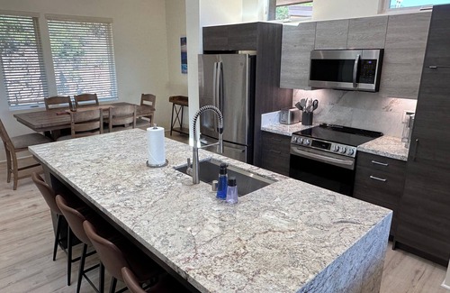 Moanalua House | PANORAMIC GOLF COURSE VIEW HOME "C", MODERN-CLEAN-GATED, NEAR PEARL HARBOR-JBPHH