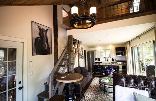 Beacon House | Panoramic Hudson Valley Views at Romantic and Private Mountainside Estate
