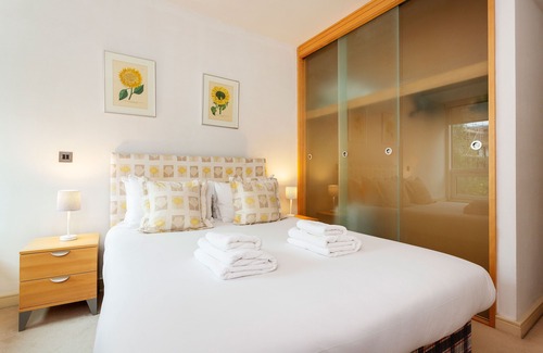 Tachbrook Apartment | Panoramic in Pimlico, by Veeve