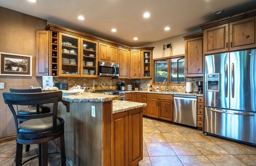 Talmont House | Panoramic Lake View Home,Tahoe City,New Remdl,HotTub,EVchrgr,Private Beach Club!