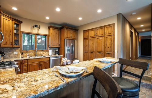 Talmont House | Panoramic Lake View Home,Tahoe City,New Remdl,HotTub,EVchrgr,Private Beach Club!