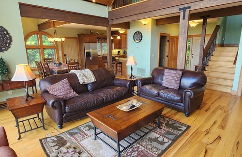 Buck Mountain House | Panoramic Long Range Mountain Views on 4ac, Hot Tub, Pool Table, Arcade, Firepit