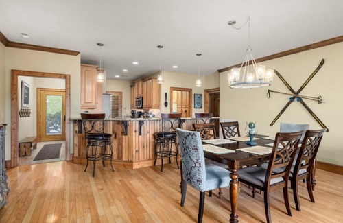Banner Elk Condo | Panoramic Luxury Retreat | Prime Location Views 1A