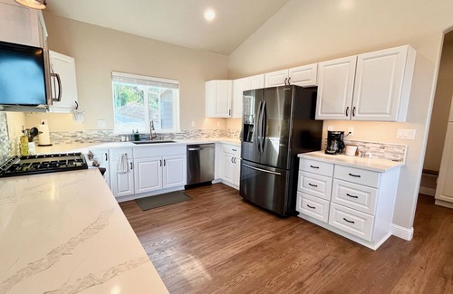 Three Rivers House | Panoramic Mountain and Valley Views