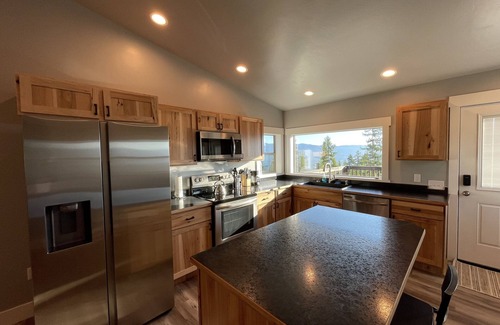 Libby House | Panoramic Mountain View Loft