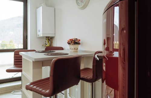 Sinaia Apartment | Panoramic Mountain View Loft - Free Parking