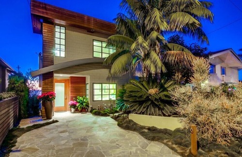 Cardiff-by-the-Sea House | Panoramic Ocean Views * Walk to Beach * AC