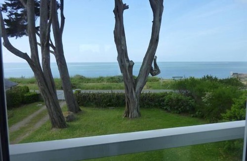 Kervoyal Apartment | PANORAMIC OCEAN VIEW and direct access to the beach!