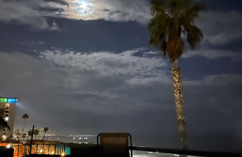 North Pacific Beach House | Panoramic Ocean View House - Steps to Beach, Shops & Eats in North Pacific Beach