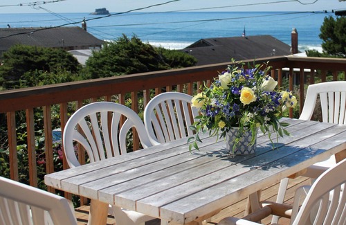 Arch Cape House | Panoramic Ocean View, one minute walk to Beach -sit, watch waves roll in!