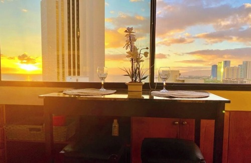 Waikiki Condo | Panoramic Ocean-View/STEPS FROM BEACH/FreeParking/Best Location in Waikiki