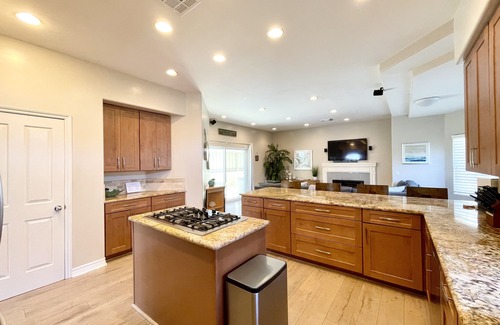 South Oceanside House | Panoramic ocean view and stunning sunsets in Oceanside with EV charger & AC!