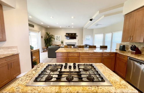 South Oceanside House | Panoramic ocean view and stunning sunsets in Oceanside with EV charger & AC!