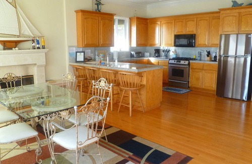 Rio del Mar House | Panoramic Ocean Views - Across Street from Beach - Gated