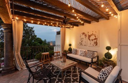 Zona Centro House | Panoramic Paradise 3BR Gem Overlooking San Miguel
