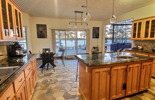 Oakhurst House | Panoramic Paradise - 1.5 acre Waterfront Lake Livingston Home
