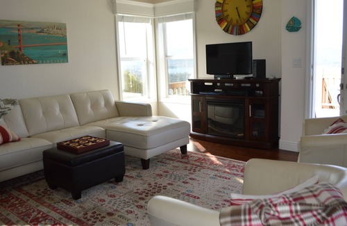 Kelseyville House | Panoramic Paradise On Clearlake Kelseyville Ca. Wine, Dine & Lake Adventures