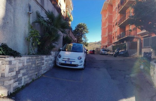 Marassi House | Panoramic quiet flat with private parking (pet friendly)
