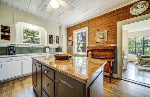 Blanco House | Panoramic river view and river access, walk to town for dining, music, shopping!